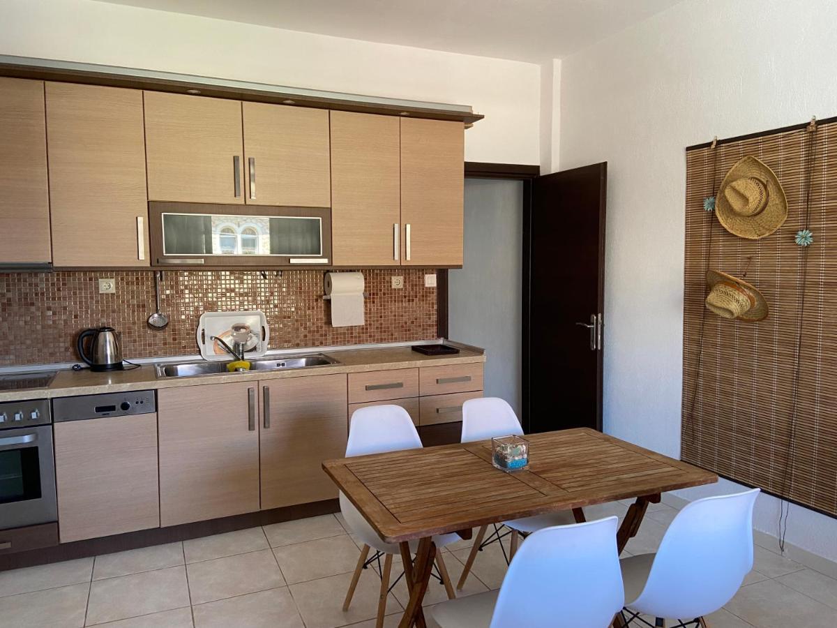 Efi'S House Apartment ฟิออยิตา ภายนอก รูปภาพ